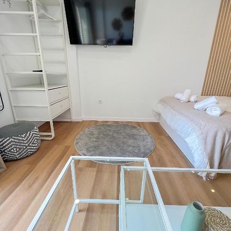 Cozy Studio With Sea Views Benalmádena Kültér fotó