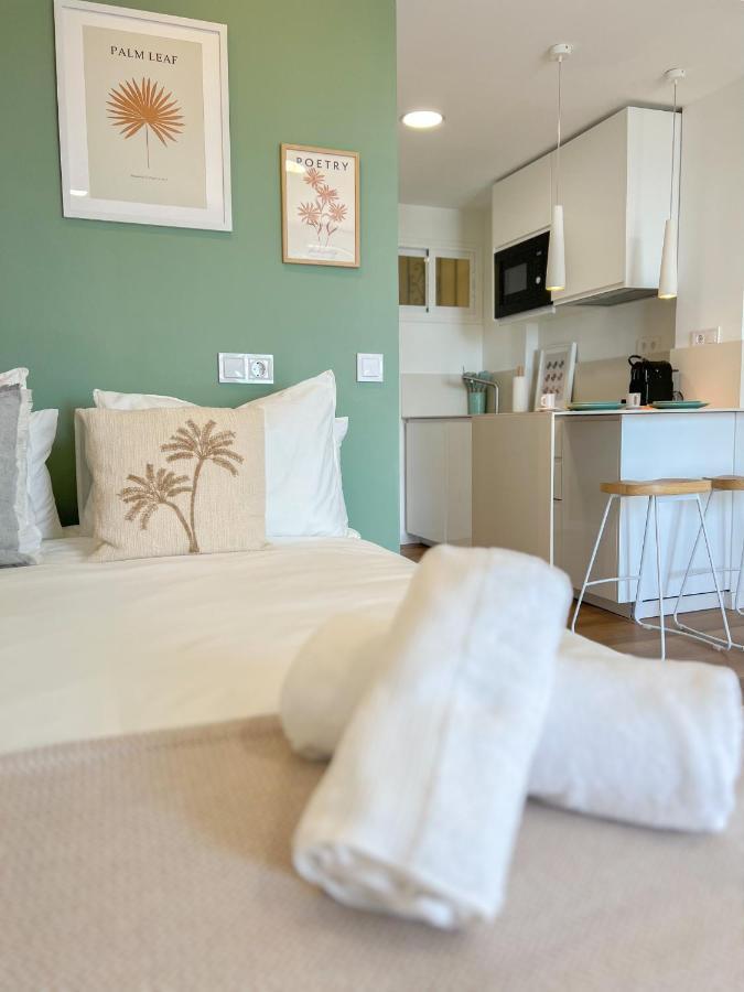 Cozy Studio With Sea Views Benalmádena Kültér fotó
