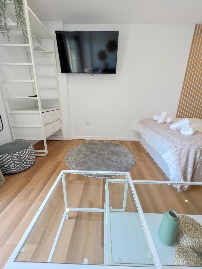 Cozy Studio With Sea Views Benalmádena Kültér fotó