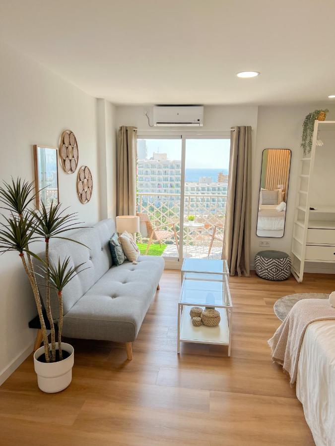 Cozy Studio With Sea Views Benalmádena Kültér fotó